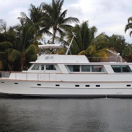 Key West Yacht Life Hotel Stock Island Exterior photo