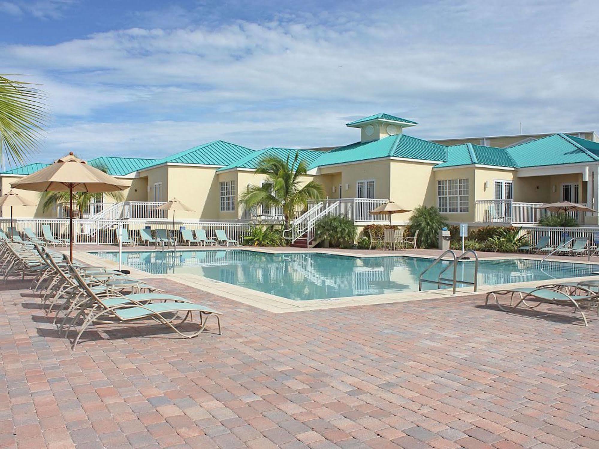 Key West Yacht Life Hotel Stock Island Exterior photo