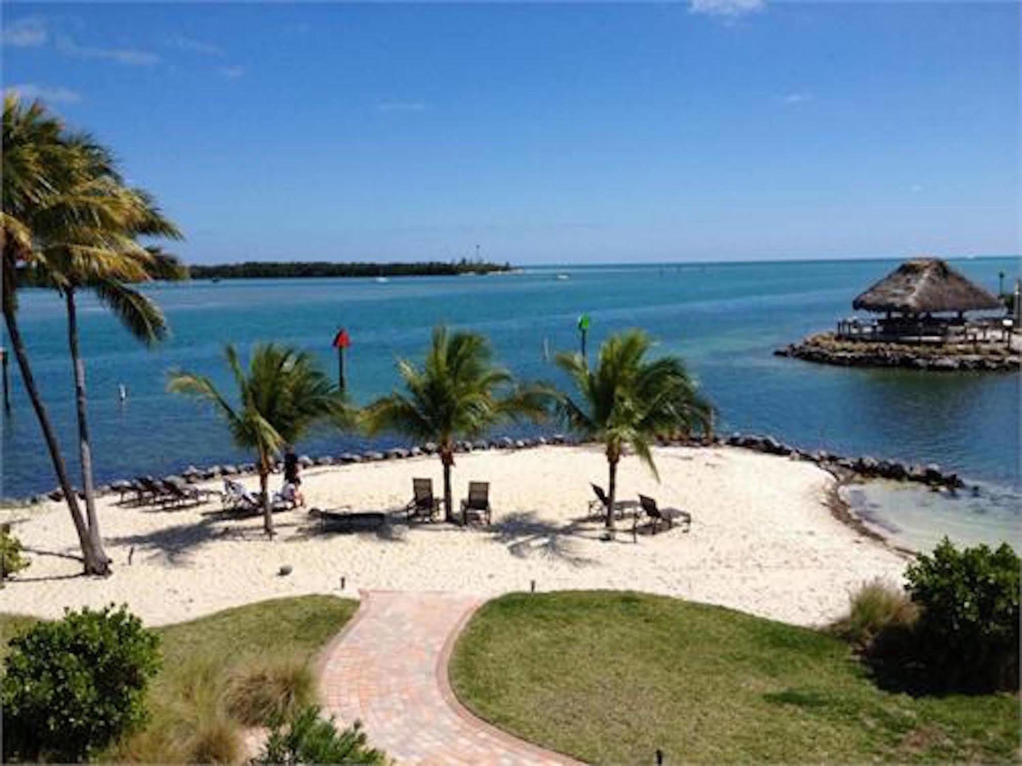 Key West Yacht Life Hotel Stock Island Exterior photo